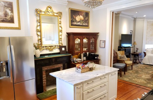 Jackson Ward Apartment | Downtown, 2 Parking spaces, Historic Beauty