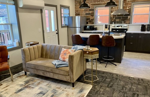 Marshall Apartment | Downtown 2BR Apartment
