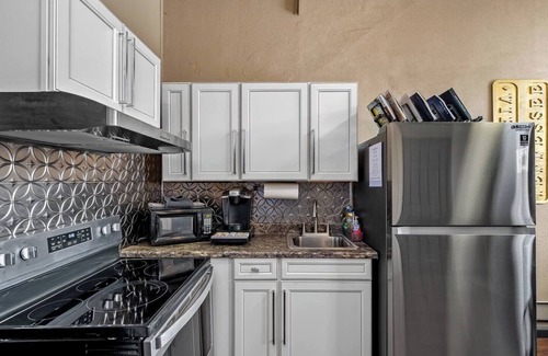 Bristol Apartment | Downtown Bristol Flat
