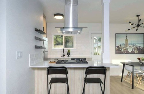 Camas Apartment | Downtown Camas Stay – Walkable, 15 Min to PDX