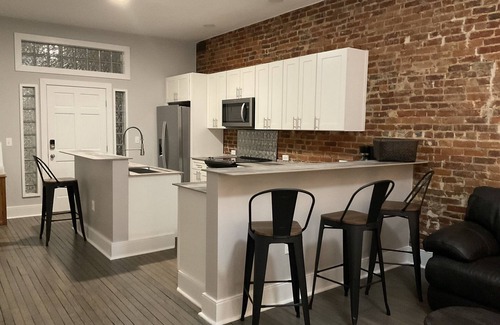 Historic Downtown Bedford Apartment | Downtown Comfort for your family in the heart of shopping & restaurants.