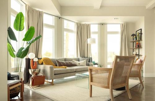 Old West Broad Neighborhood Apartment | Downtown, contemporary, 2 bedroom, Roof Terrace! 2A