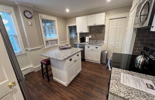 Plymouth Cultural District Apartment | Downtown! Cultural District, One Block to Yacht Club and Harbor