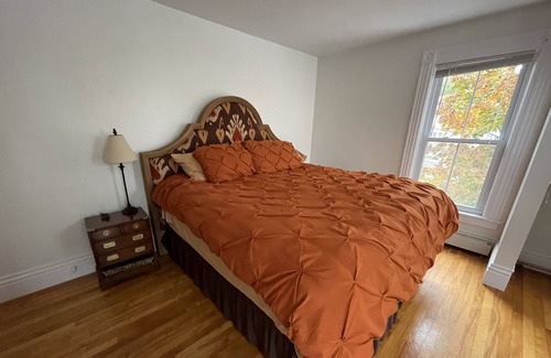 Concord Apartment | Downtown Fresh Bright 2 Bedroom Remodeled Historic Apartment