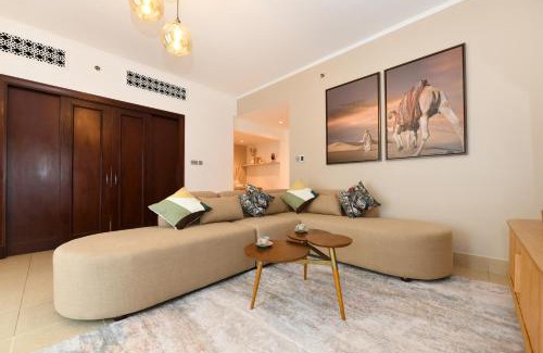 Downtown Dubai Apartment | Downtown Gem - 2BR near Dubai Mall and Burj Khalifa