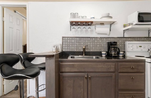 Northeast Reno Apartment | Downtown Gem In Reno with garage and backyard