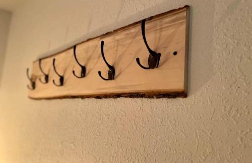 Ironwood House | Downtown Green Room at Villages on Aurora