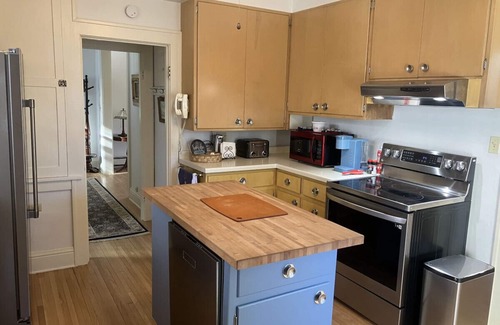 Hibbing House | Downtown Hibbing, 3 bd, 2 ba. home