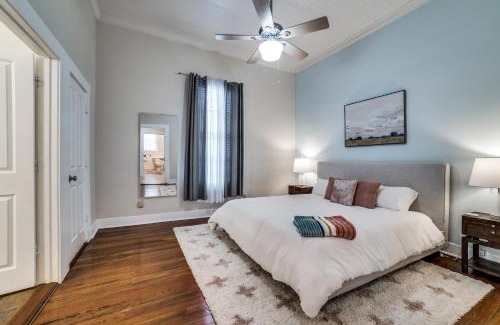 Southtown House | Downtown Historic 2Bdrm, Walk to Riverwalk, Alamo; Beautifully Renovated!