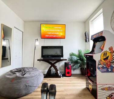 Downtown Baltimore House | Downtown Home - Close to Topgolf, Ravens Stadium, Orioles Park, UM Baltimore