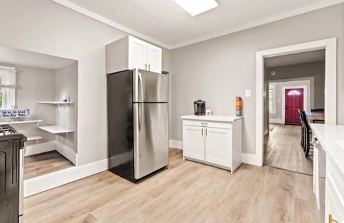 West Central House | Downtown home next to park! 2 bedrooms and 2 living rooms!