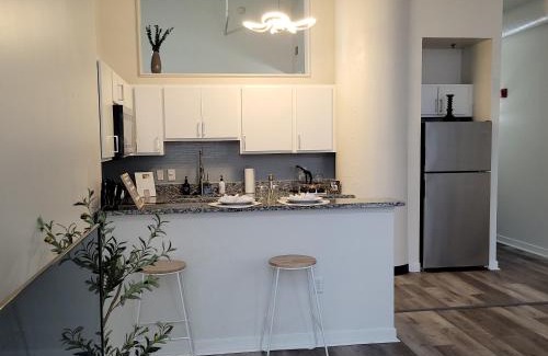 Mile Square Apartment | Downtown Indy Lucas Oil- Conv Center Skywalk#2