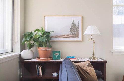 East Town Apartment | Downtown Luxury 1BR Loft