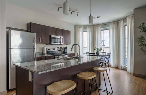 Downtown Columbus Apartment | Downtown Luxury Apartment on the Columbus Commons