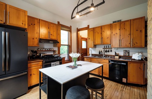 Lower East Side House | Downtown MKE, Arcade+Games+Golf, Lake, Patio+Grill