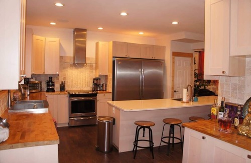Atlanta House | DOWNTOWN OASIS WALKING DISTANCE TO ALL MAJOR ATLANTA ATTRACTIONS!