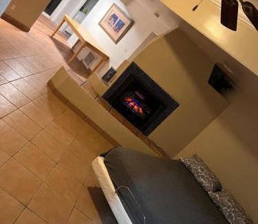F. Q. Story Apartment | Downtown Pool Suite 1