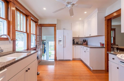 South Rehoboth House | Downtown Rehoboth Beach Two Blocks to the Beach Sleeps 10