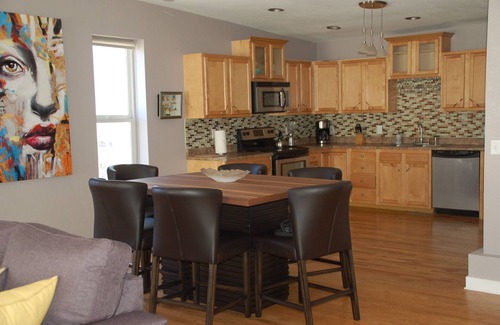 Cole Condo | DOWNTOWN/RINO DISTRICT Beautiful 2 Bedroom 2 Bath Condo