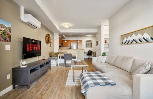 Mission District Condo | Downtown River Condo: AC, near Saddledome, Free Underground Parking