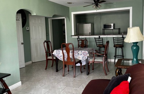 Park East House | Downtown Sarasota Florida Vacation Rental, Pet-Friendly 3BR/2BA,Close to Beaches