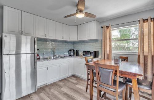 Gillespie Park House | Downtown Single Family Modern Bungalow close to beaches and dining home