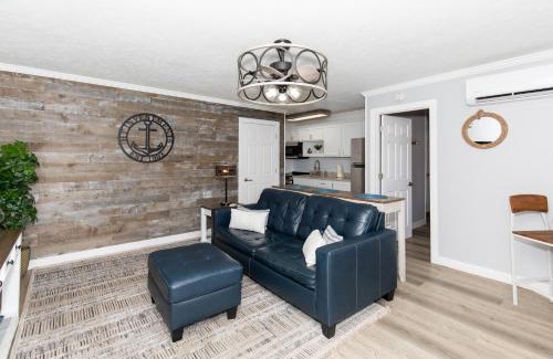 Lansford Apartment | Downtown Waterfront Escape