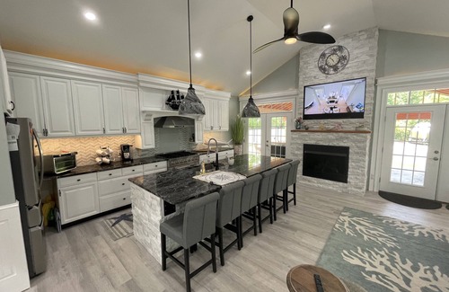 Westerly House | Downtown Westerly and Misquamicut Getaway with Beautiful Outdoor Kitchen