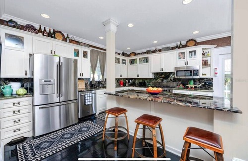 Downtown Dunedin House | Downtown whole house, Shannon Oak Manor sleep 10