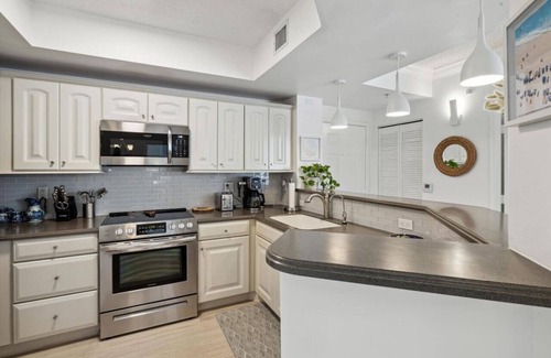 Downtown West Palm Beach Apartment | Downtown WPB Condo at the Square