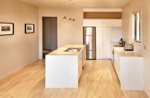 Wanaka House | Dragonfly Cottage