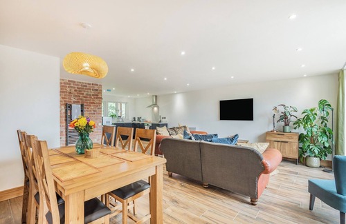 Horncastle Cottage | Dragonfly Den - UK44530
