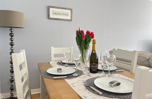 Kilrenny House | Dragonfly - HOT TUB luxury two bedroom cottage