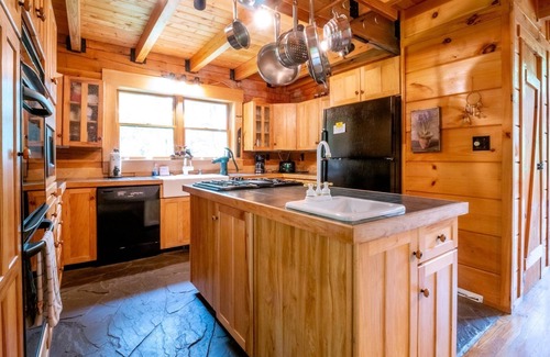 Davis House | Dream Catcher - 2014 Cabin Mountain Road Dream Catcher - Classic Cabin on Private 3 Acre Lot w/Pond, Pet Friendly, Hot Tub
