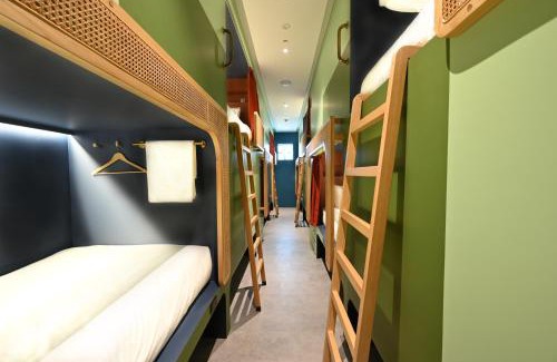 Kampong Glam Hotel | Dream Chaser Boutique Capsule Hotel