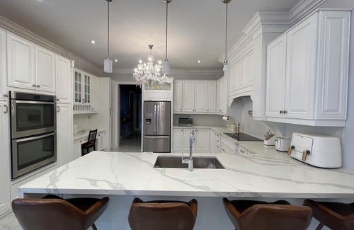 King City House | Dream Escape! Pristine home 5 mins to Canada's Wonderland - 20 mins to Pearson