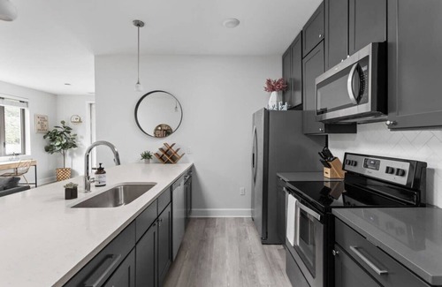 Meridian-Kessler Apartment | Dream Midtown 1BR in Meridian Kessler CozySuites