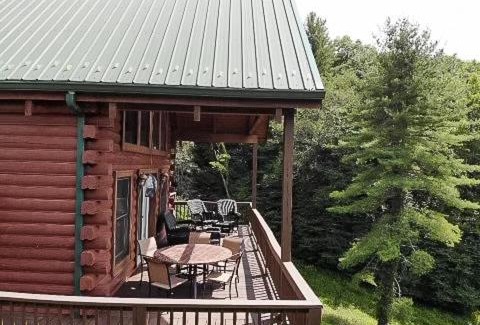 Grassy Creek Cabin | Dream Mountain Lodge