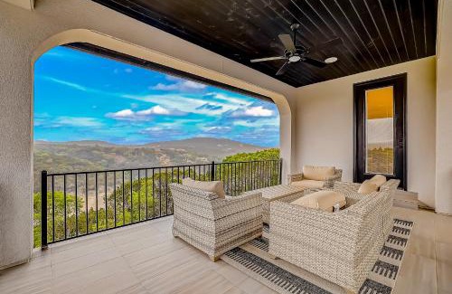 Leander House | Dream on Devil's Cove