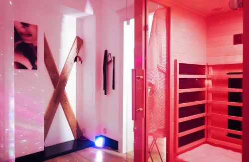 Forbach Apartment | Dream Room avec Jacuzzi, Sauna, Table de massage et Lit à eau