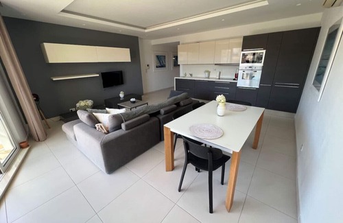 Il-Balluta Apartment | Dream Stay one bedroom apartment in Balluta