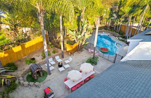 Fire Mountain Villa | Dream Stay! Pool, Hot Tub, PacMan,Foosball and More!