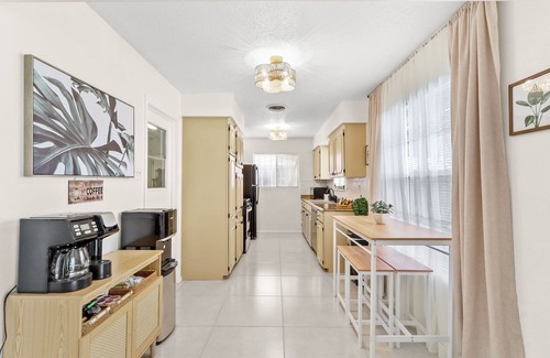 Biggs Field House | Dream Vacation Airport 10 Guest Fort Bliss Pool