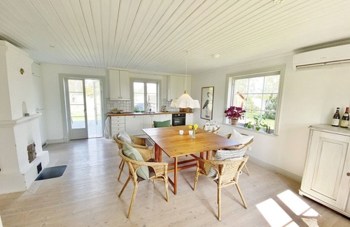 Gnesta Municipality House | Dream vacation by the lake on a manor in Sörmland