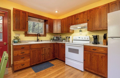 Sabinsville House | Dream Weaver : Pet Friendly!