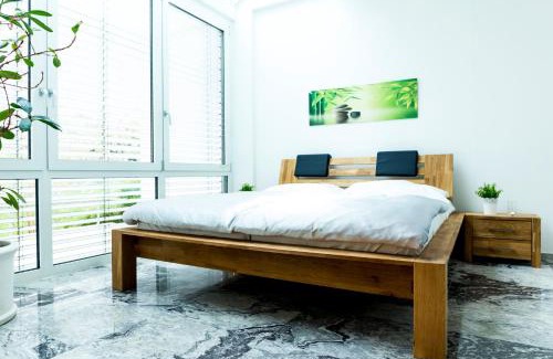 Weil am Rhein Apartment | Dreamapartment La Vigna "Stone" Suite mit eigenem Indoorpool & Sauna & Grillhütte - Weil am Rhein