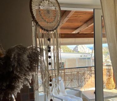 Korydallos Apartment | DreamCatcher/ρετιρέ με θέα θάλασσα