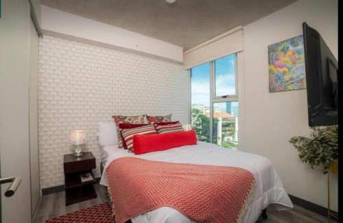 Mata Redonda Apartment | Dreamliner at 11s, City Views and Wonderland Vibes!