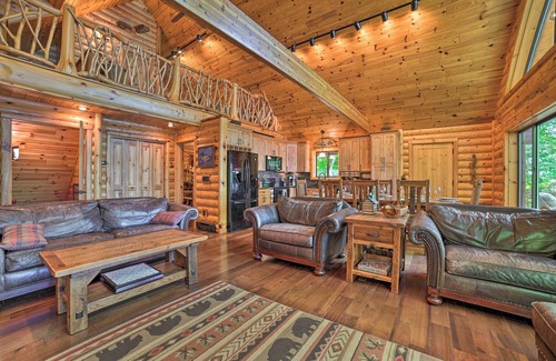 Boyne Falls Cabin | Dreamy Cabin Steps to Thumb Lake: Swim & Fish