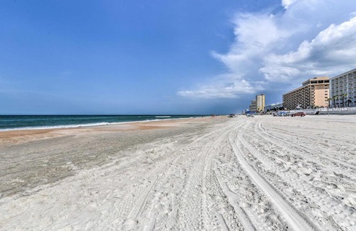Ortona Park Apartment | Dreamy Daytona Studio with Beach Access!